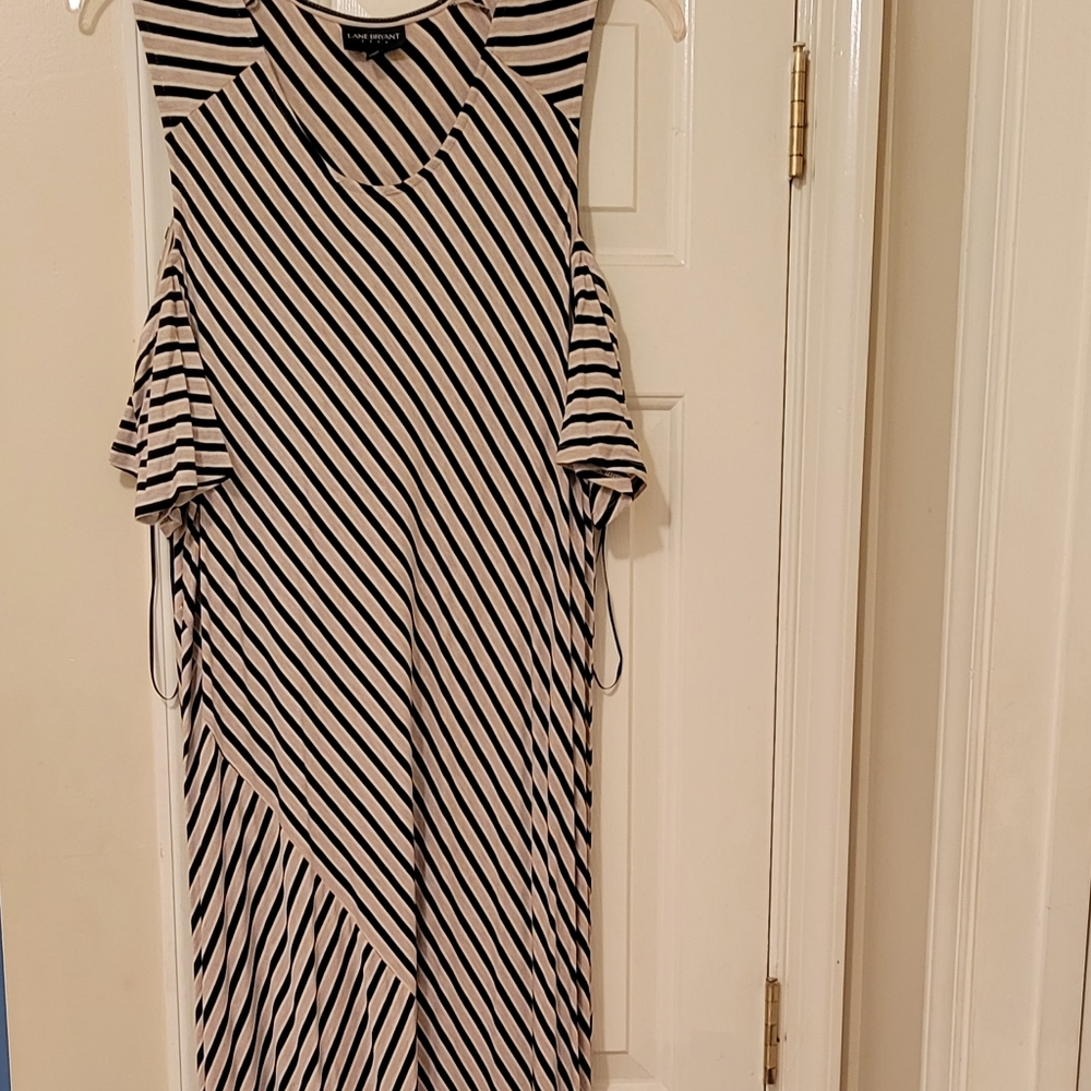 GENTLY USED Lane Bryant Black, Tan, and Cream Peep Shoulder Maxi Dress